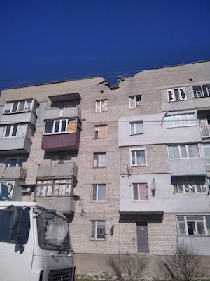 Свежие новости: В Вознесенске обстреляли пятиэтажный жилой дом