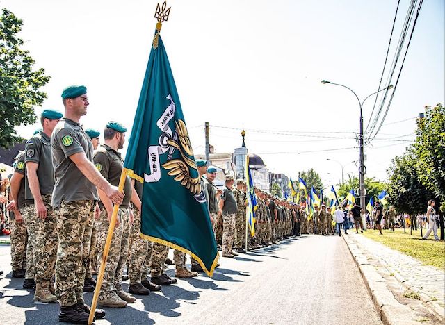 Свежие новости: «Маємо за честь бути на варті захисту твоїх мешканців», — морпіхи привітали Миколаїв з Днем міста