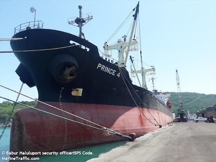 Свежие новости: В Черном море сухогруз, вышедший из порта Николаева, подал сигнал бедствия из-за пожара