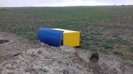 Свежие новости: На недавно отремонтированной трассе «Калиновка-Снигиревка» сдуло остановку