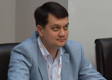 Свежие новости: У Зеленского выразили сомнение в искренности в речи Порошенко