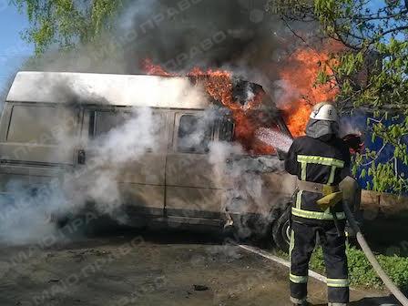 Фото новости: В Вознесенске сгорел минивэн Свежие новости: В Вознесенске сгорел минивэн
