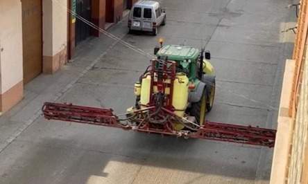 Свежие новости: Європейські фермери вивели трактори для боротьби з коронавірусом