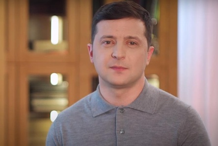 Фото новости: Зеленский поблагодарил украинцев, которые не пошли в храмы на Пасху Свежие новости: Зеленский поблагодарил украинцев, которые не пошли в храмы на Пасху