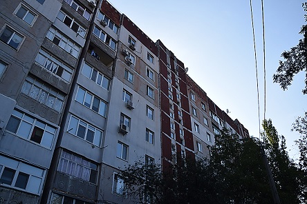 Свежие новости: В Николаеве пожарным пришлось выломать двери, чтобы попасть в квартиру и спасти женщину