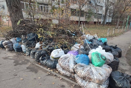 Свежие новости: Дороги к дому мэра Сенкевича завалены горами мусора