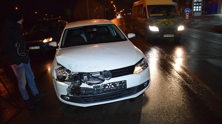 Свежие новости: Возле «Эпицентра» в Николаеве столкнулись два «Фольксвагена»