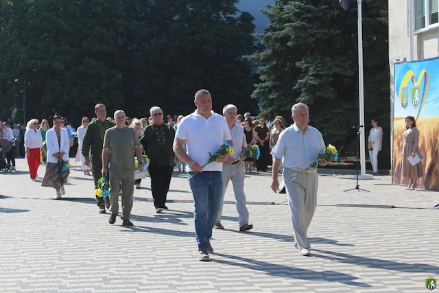 Свежие новости: У Південноукраїнській громаді відзначили День Української Державності
