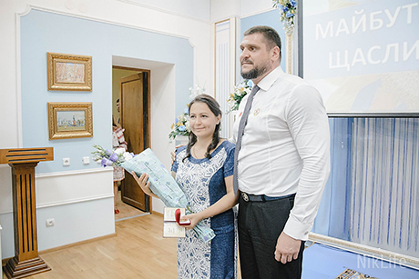 Свежие новости: В Николаеве 16 женщинам вручили звание «Мать-героиня»