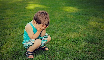 Свежие новости: В Кривом Роге 6-летний ребенок сбежал из дома из-за тирании маминого сожителя