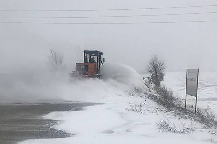 Свежие новости: Непогода на Николаевщине: За сутки спасатели освободили из снежных заносов несколько авто и «скорую помощь»
