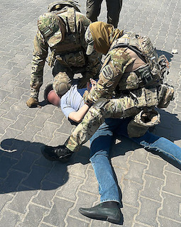 Свежие новости: В Одесі поліція та СБУ затримали начальника відділу митниці, який вимагав у бізнесмена $6,5 тисяч