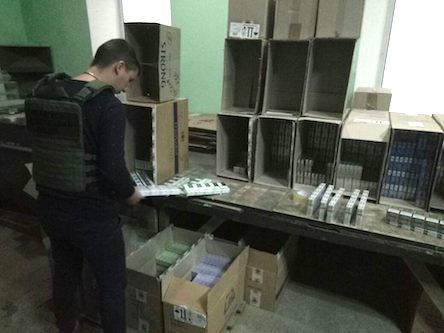 Свежие новости: ФОТО: Предприниматель из Николаева без лицензии продавал алкоголь по Интернету