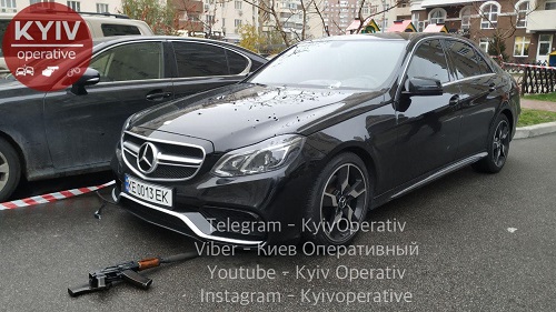 Свежие новости: В Киеве из автомата обстреляли Mercedes — обошлось без пострадавших