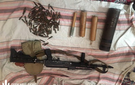 Свежие новости: В Николаеве военный украл из части автоматы и тротил