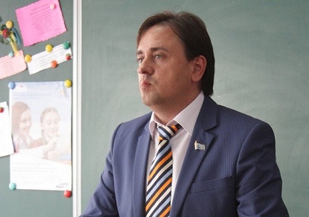 Свежие новости: ВИДЕО: Суд закрыл уголовное производство в отношении генерального продюсера телеканала ТАК TV Глеба Головченко, который накинулся на официанта ресторана