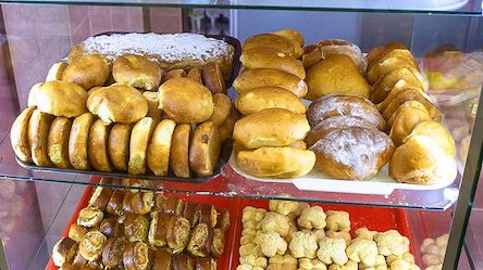 Свежие новости: ВИДЕО. Нож для  нарезки  тортов лежит у них в  грязном ведре с водой, - в николаевском супермаркете нарушаются санитарные нормы