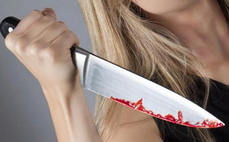 Свежие новости: В Киеве пьяная женшина ударила ножом в спину собственного ребенка