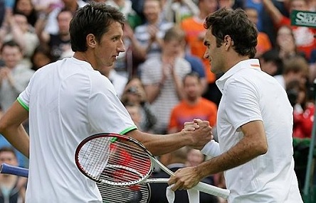 Свежие новости: Победа украинца над Федерером вошла в число крупнейших сенсаций десятилетия Уимблдона