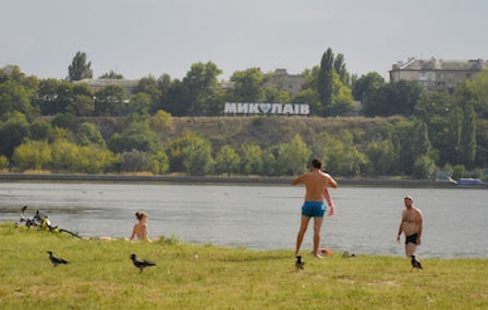 Свежие новости: ВИДЕО: Боятся ли николаевцы холеры? Пляжный репортаж