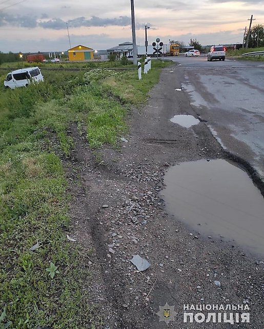 Свежие новости: В Первомайском районе микроавтобус слетел в кювет – пострадал водитель и двое иностранцев