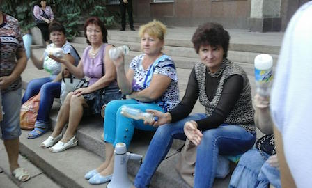 Свежие новости: Под Николаевской ОГА работники завода имени 61-го коммунара устроили бессрочный «сидячий» протест