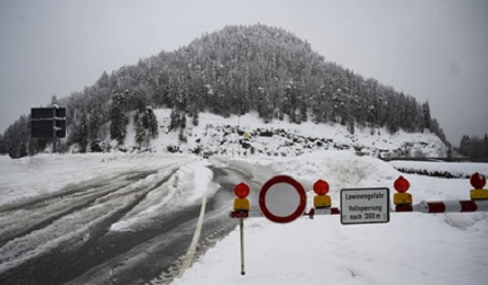 Свежие новости: В Австрії закрили школи через сильні снігопади