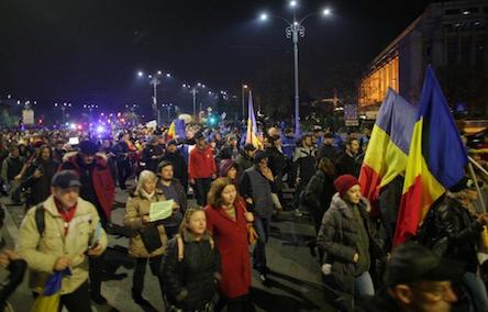 Свежие новости: В столице Румынии массовые протесты из-за судебной реформы