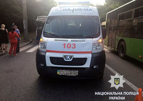Свежие новости: В Харькове скорая сбила подростка в наушниках