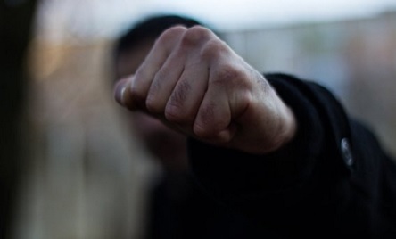 Свежие новости: В Николаеве психически нездоровый человек побил стекла в дежурной части райотдела полиции