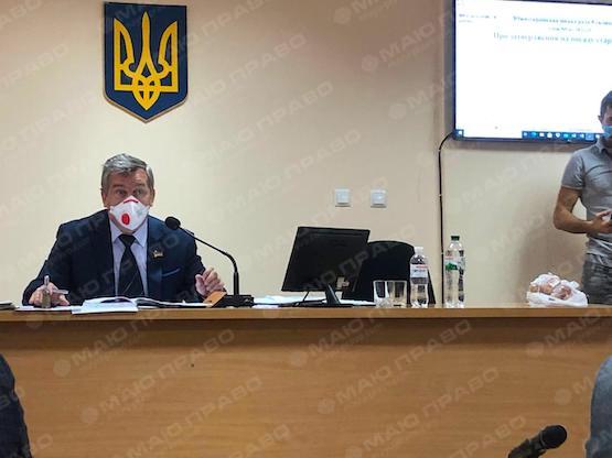 Свежие новости: Жители Константиновки принесли яйца на сессию Южноукраинского горсовета