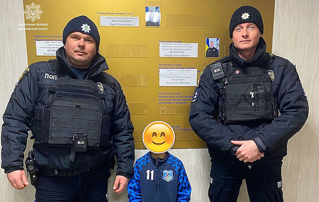 Фото новости: В Миколаєві патрульні розшукали хлопчика, який втік з лікарні Свежие новости: В Миколаєві патрульні розшукали хлопчика, який втік з лікарні