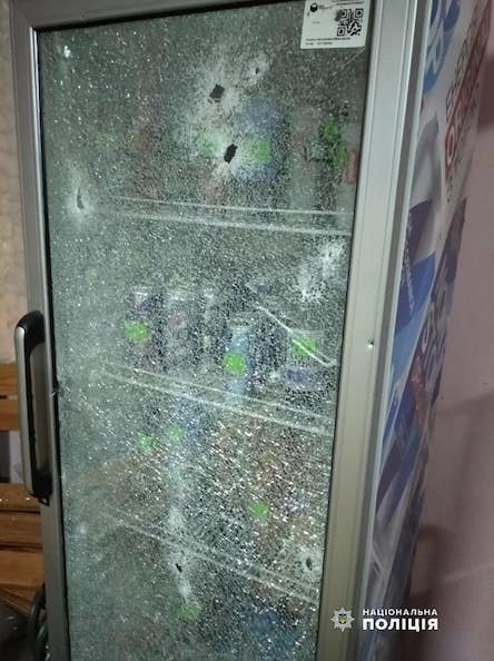 Фото новости: В Веселиновском районе неизвестные бросили в женщину взрывное устройство Свежие новости: В Веселиновском районе неизвестные бросили в женщину взрывное устройство