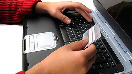 Свежие новости: В Снигиревке аферист обманывал граждан на псевдоаренде и продаже несуществующей одежды через интернет