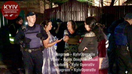Свежие новости: В Киеве пьяная компания избила полицейских и разгромила их автомобиль