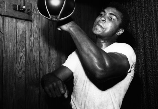 Свежие новости: Перчатки Мохаммеда Али продадут за 1 миллион долларов