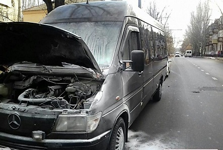 Фото новости: В Николаеве на ходу загорелась «маршрутка» с пассажирами Свежие новости: В Николаеве на ходу загорелась «маршрутка» с пассажирами