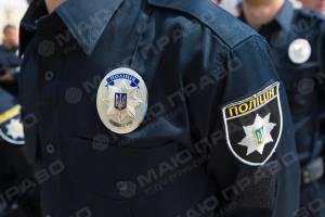 Фото новости: В Николаеве на патрульных бросалась пьяная компания Свежие новости: В Николаеве на патрульных бросалась пьяная компания
