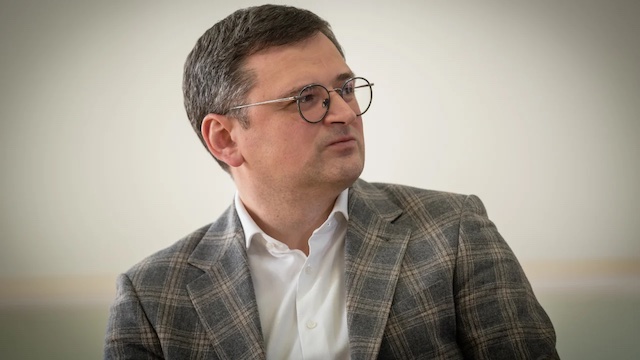 Свежие новости: Україна почала виробляти більше озброєнь, - Кулеба