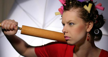 Свежие новости: В Вознесенске после ссоры женщина избила палкой троих «подруг»: спустя год дело рассмотрят в суде