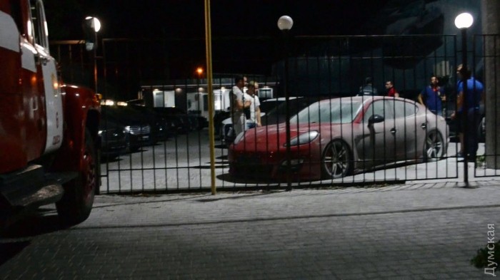 Свежие новости: В Одессе Porshe взорвался в автосалоне