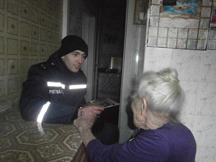 Свежие новости: Вознесенськими рятувальниками продовжується профілактична робота з населенням