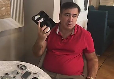 Свежие новости: ВИДЕО. «Хотите смотреть, как Саакашвили в туалет ходит?», - Саакашвили заявил, что СБУшники «прослушивают» его в гостинице