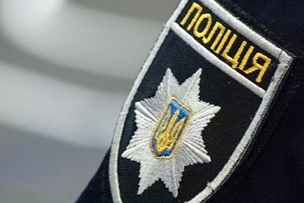 Фото новости: В Николаеве разбойник со стрельбой ограбил отделение «Новой почты» Свежие новости: В Николаеве разбойник со стрельбой ограбил отделение «Новой почты»