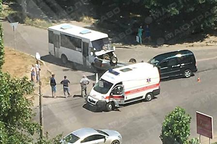 Свежие новости: ДТП в Николаеве - один из автомобилей перевернулся