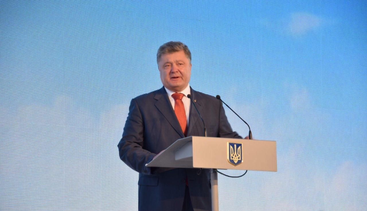 Свежие новости: Порошенко открыл в Николаеве терминал стоимостью $180 миллионов