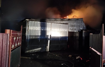 Свежие новости: Короткое замыкание: во Врадиевке полыхал гараж