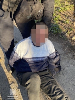 Свежие новости: У Миколаєві хуліган із гранатою погрожував поліцейським ножем