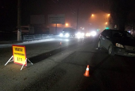 Фото новости: В Николаеве Honda выехала на встречную полосу и столкнулась с Mercedes Свежие новости: В Николаеве Honda выехала на встречную полосу и столкнулась с Mercedes