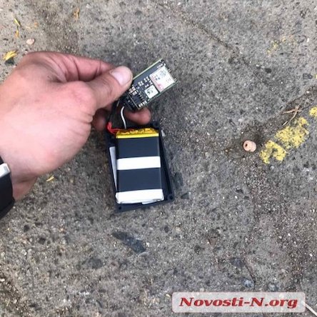 Свежие новости: В Николаеве мужчина во время ремонта автомобиля обнаружил трекер, с помощью которого за ним следили